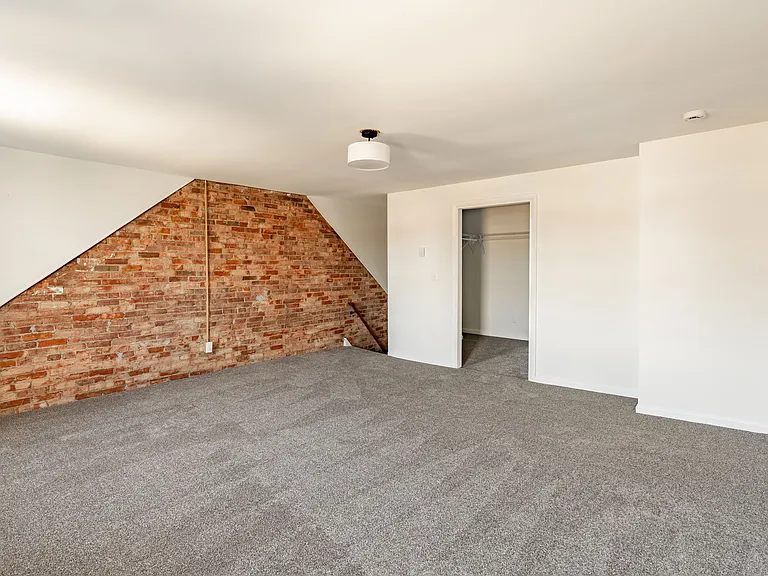 315 Kelker St — Photo 9