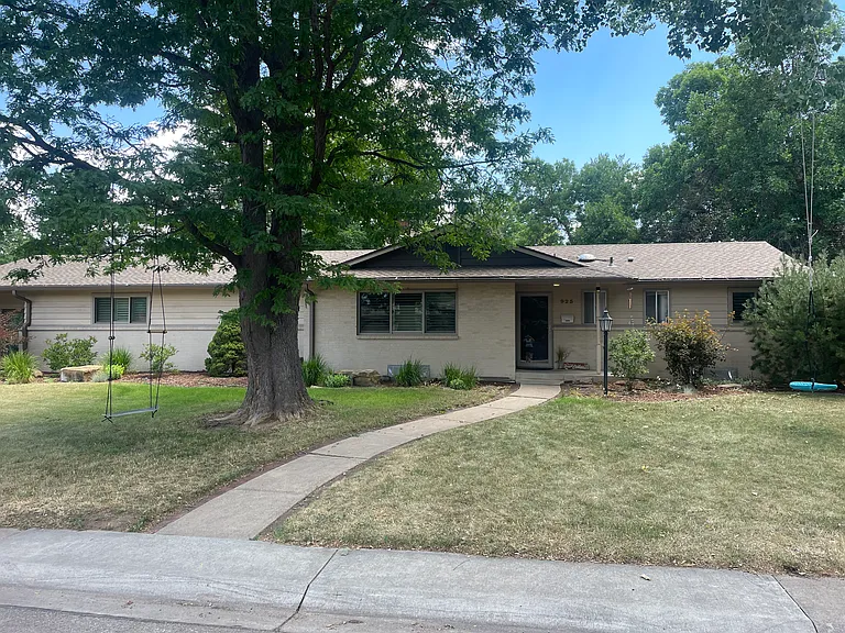 925 Cheyenne Dr — Photo 3