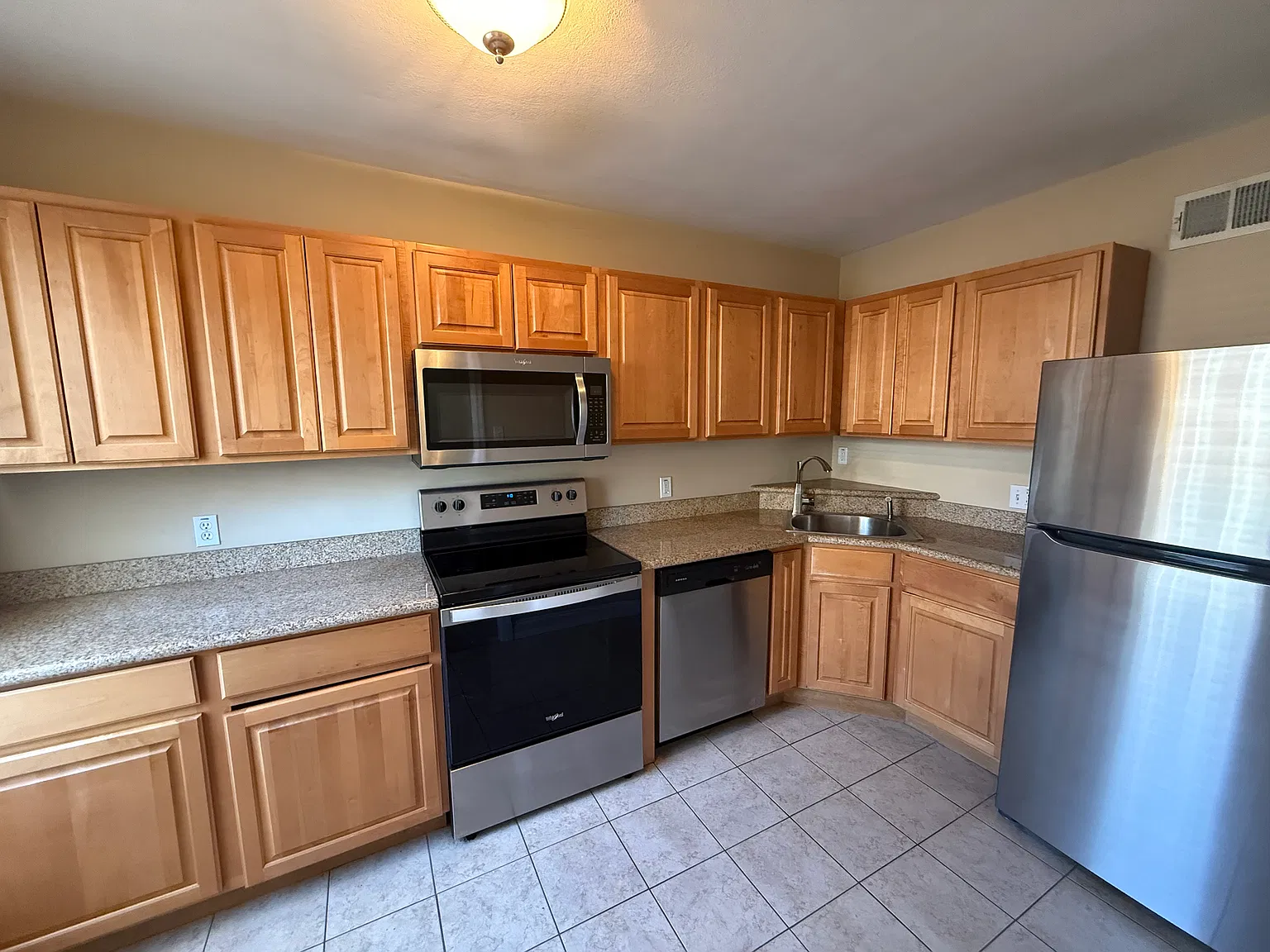 1 bed, 693 sqft, $1,395 — Photo 2