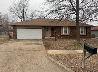 3671 S Holiday Ave, Springfield, MO 65807