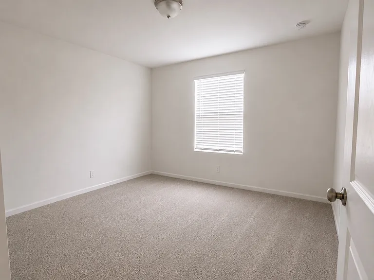 331 Madison Dr — Photo 26