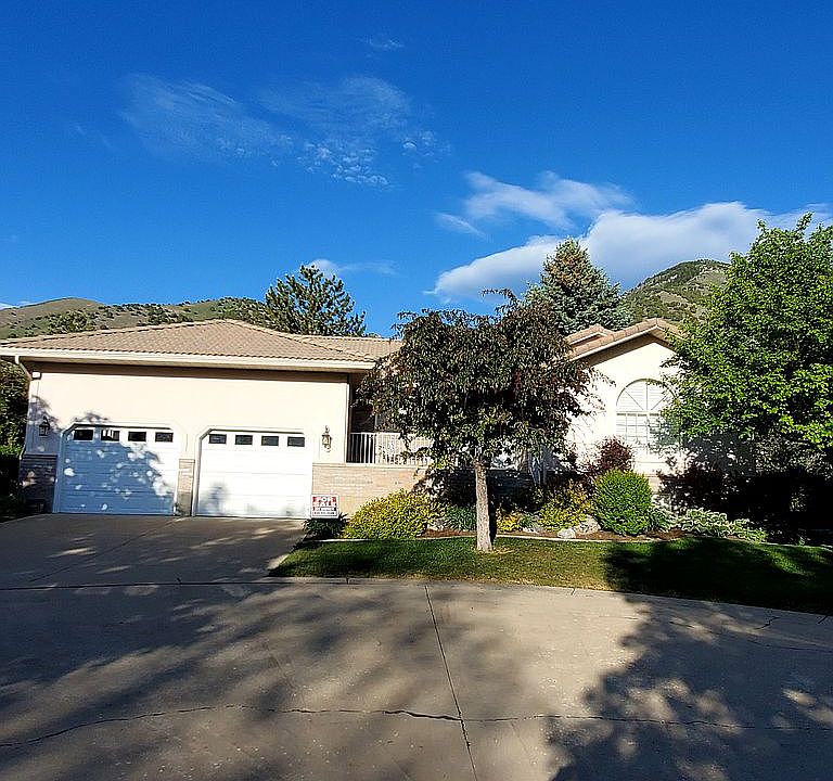 Beautiful home in quiet area