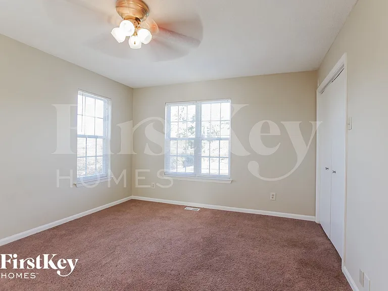 2400 Devon Dr — Photo 12