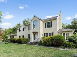 21 Florence Rd, Harrington Park, NJ 07640