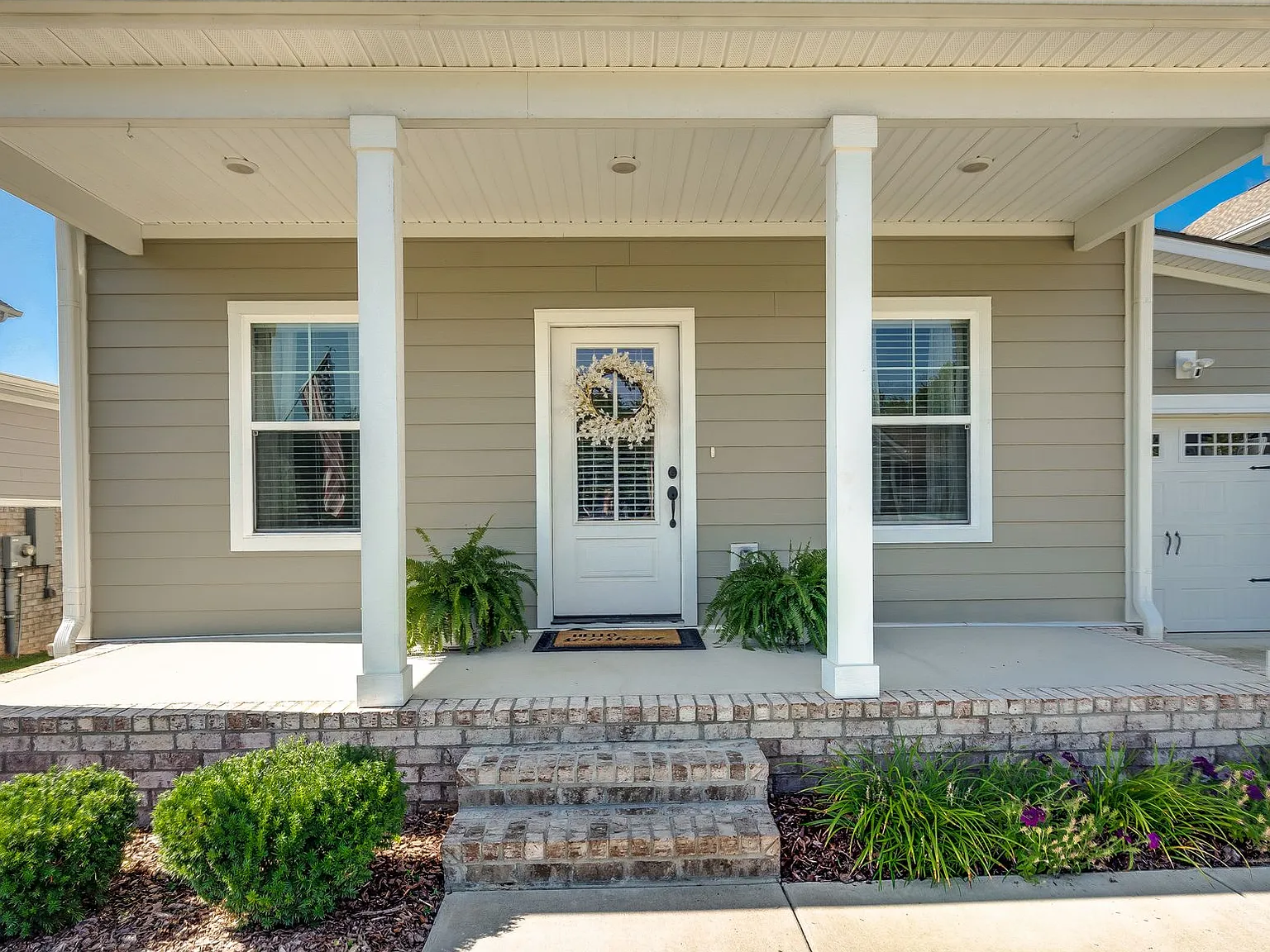 4 bed, 2.5 bath, 1916 sqft, $2,500 — Photo 4