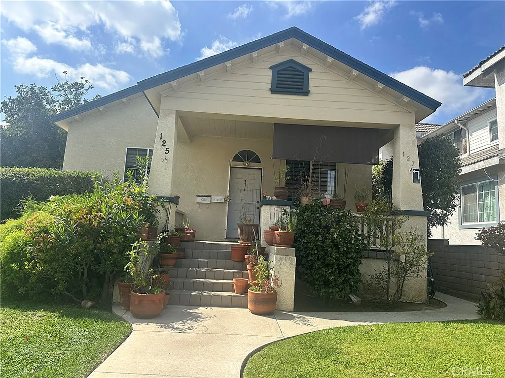 3 bed, 2438 sqft, $3,900 — Photo 1