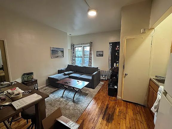 4th image of 220 E 29th St APT 4F