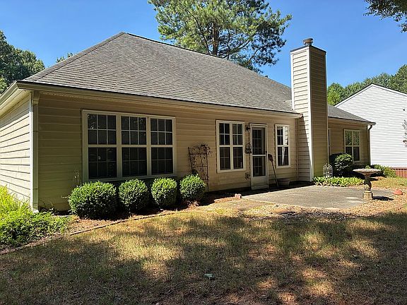 3rd image of 714 Spring Ridge Ct NW