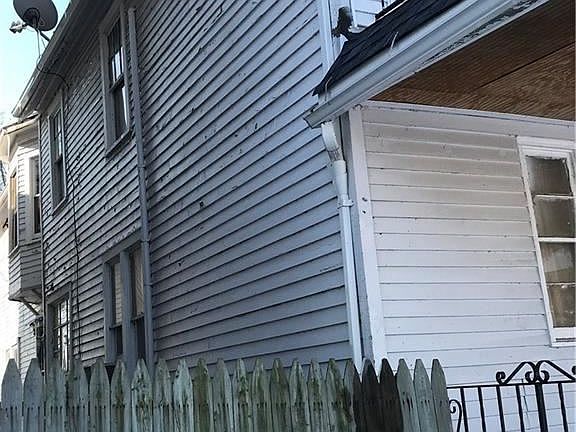 4th image of 552 Busti Ave