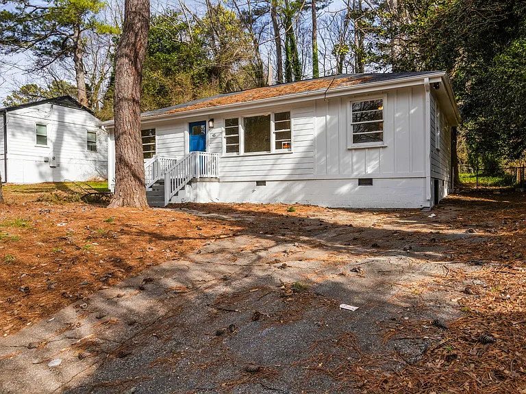 45 Baker Dr SW — Photo 2