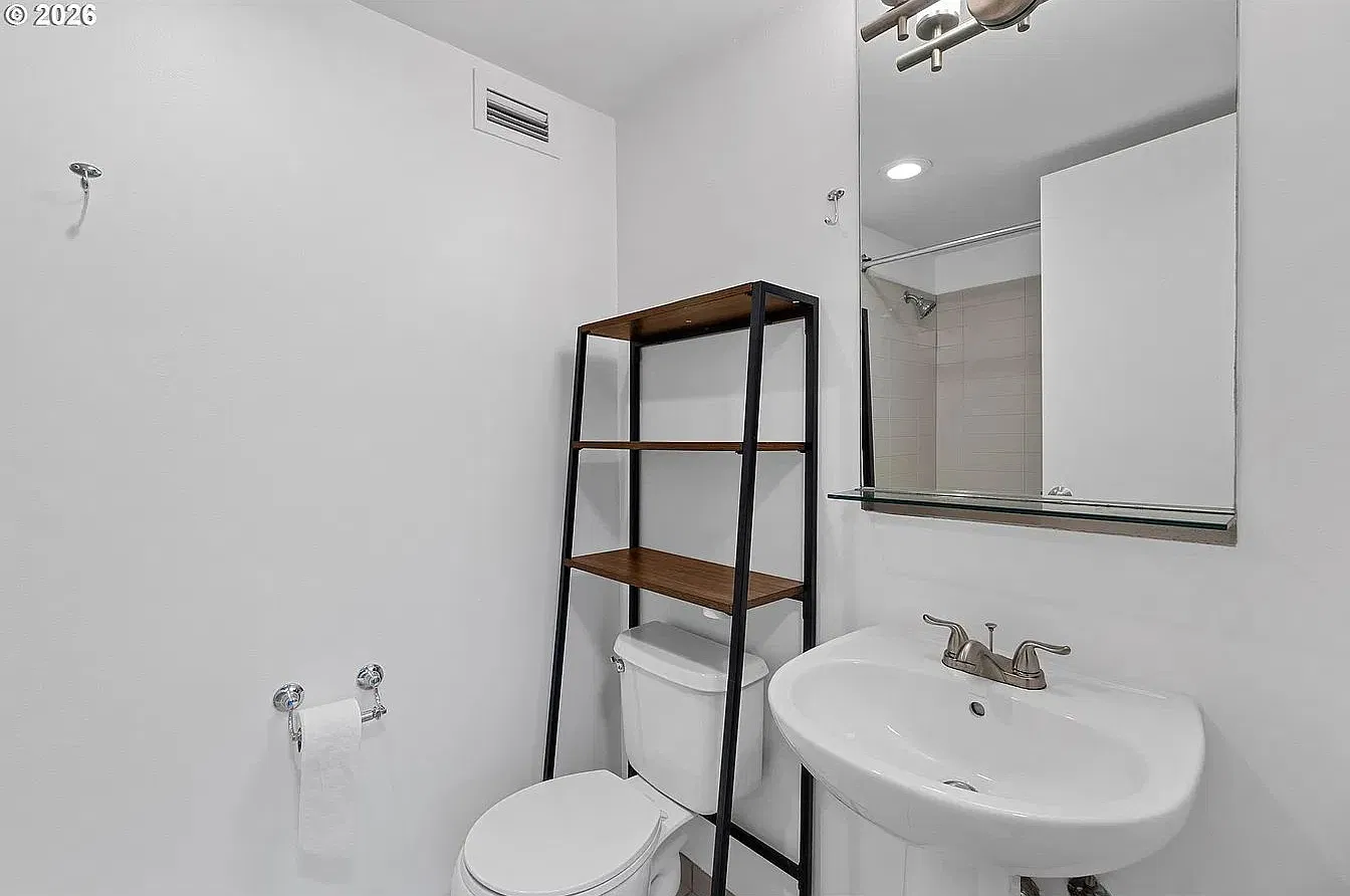 255 SW Harrison St — Photo 4
