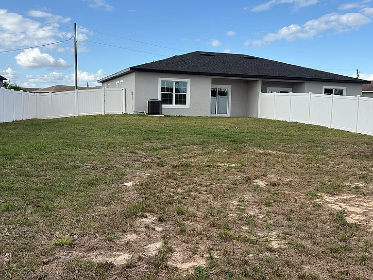 833 Colville Dr — Photo 63