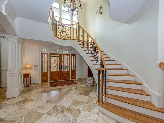 5th image of 4650 Club Valley Dr NE