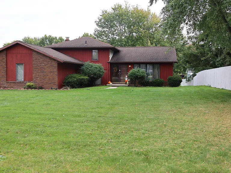 1163 Jacoby Rd — Photo 4