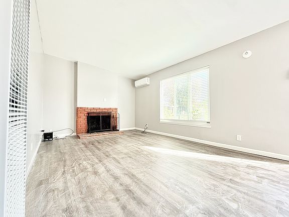 4th image of 925 7th Ave #1