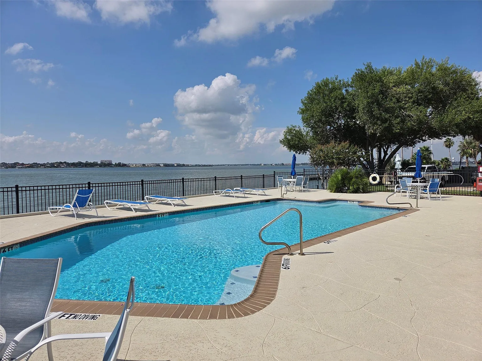 1 bed, 1.0 bath, 495 sqft, $1,600 — Photo 3