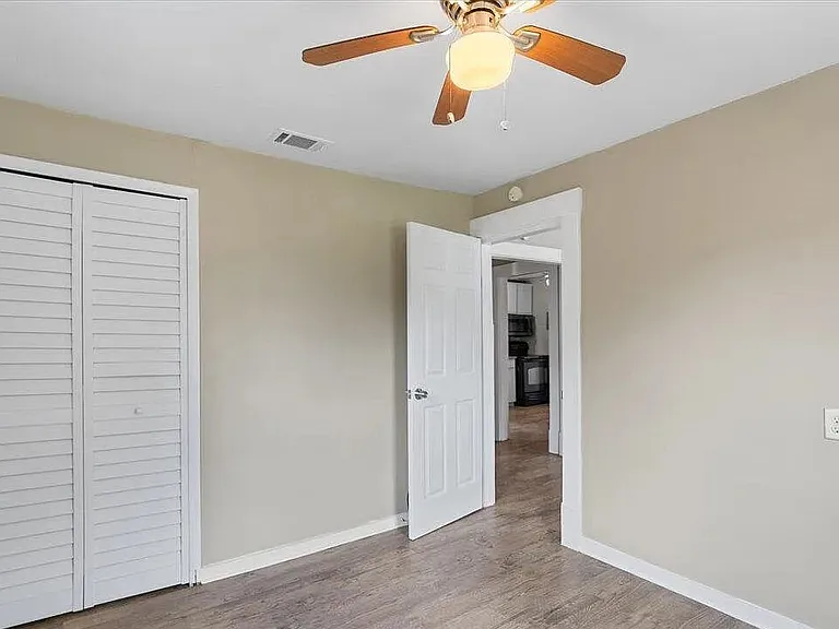 2300 Calloway Dr — Photo 8