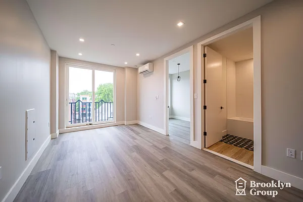 Rented by Brooklyn Group | media 21