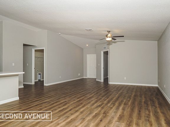 3rd image of 105 Sherbourne St