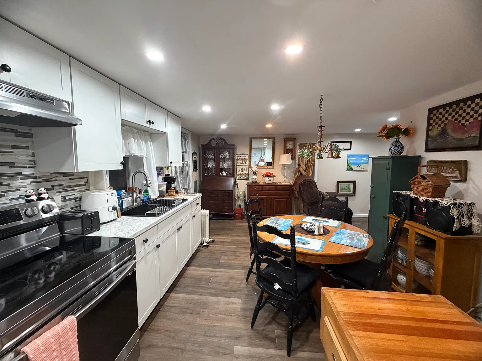1 bed, 900 sqft, $1,200 — Photo 3