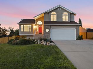 2313 E Rockview Dr, Sandy, UT 84092
