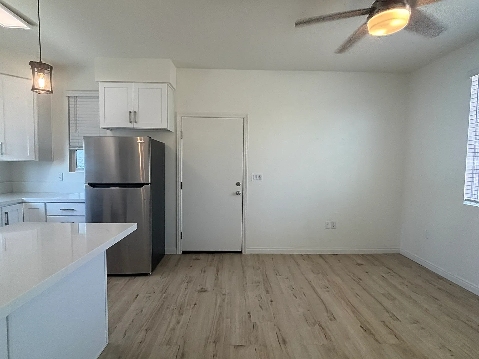 2 bed, 450 sqft, $2,995 — Photo 3
