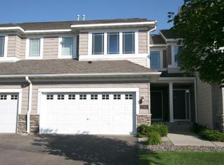 2743 Spy Glass Dr, Chaska, MN 55318