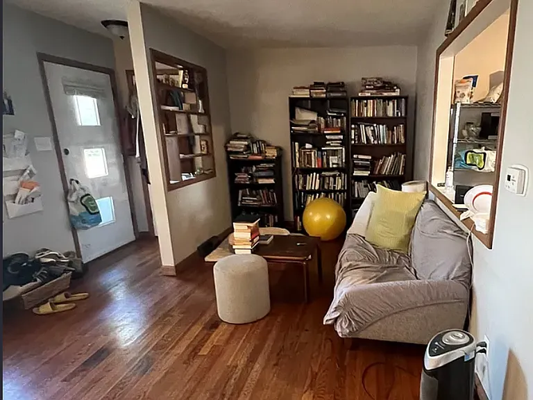 1304 Wall Ave — Photo 2