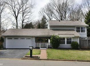 21 Middleton Ln, Sterling, VA 20164