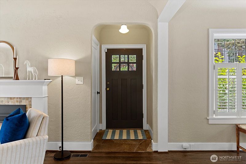 4th image of 1020 NE 100th Street
