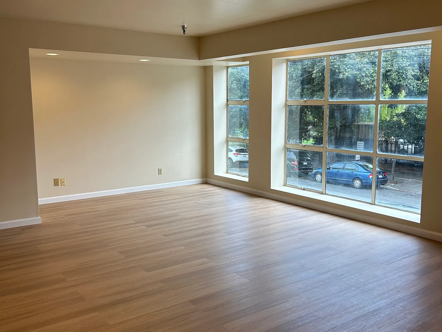 2 bed, $4,550 — Photo 2