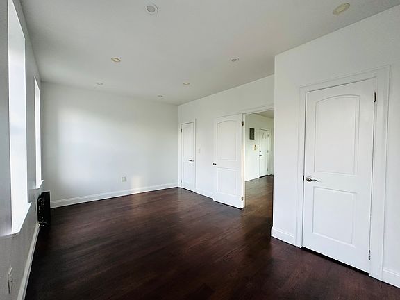 3rd image of 51 Wolcott St APT 2