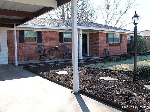 2nd image of 807 Mimosa St