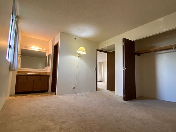 Main bedroom & bathroom