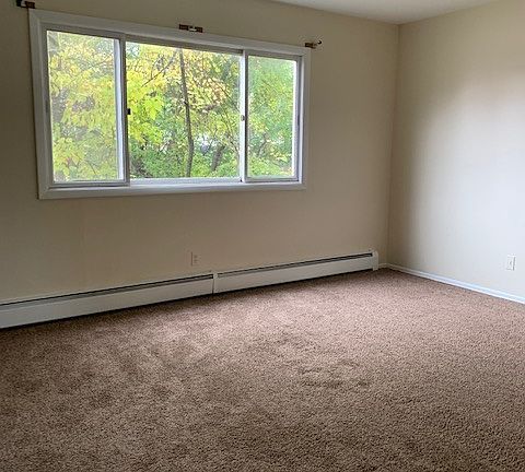 5th image of 34 N 15th St APT 4