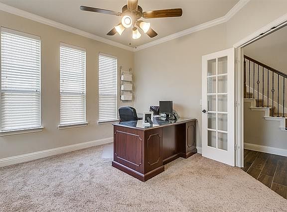 3rd image of 426 Shirley Dr