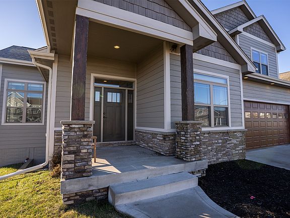 2nd image of 307 Aspen Dr NE
