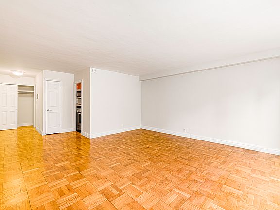 5th image of 330 W 45th St APT 5K