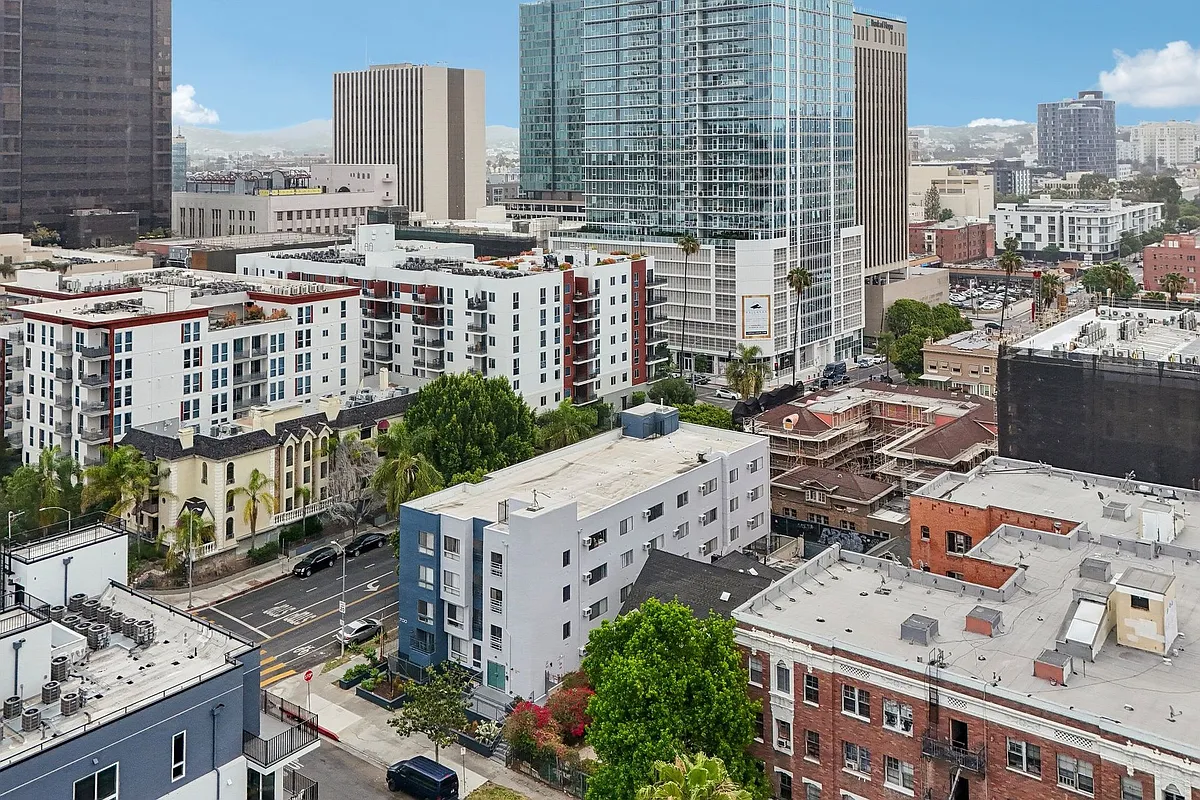 Building Photo - 700 S. Berendo Ave