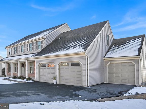 3rd image of 57 Brookfield Dr