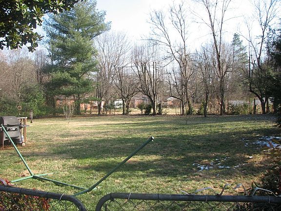 4th image of 6804 Cresthill Dr