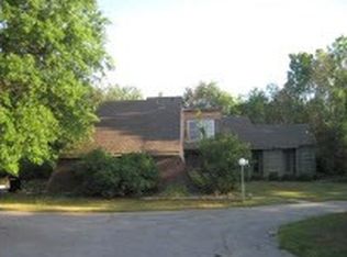 10055 River Shore Dr SE, Caledonia, MI 49316
