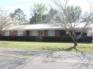 102 S 8th St, Cochran, GA 31014