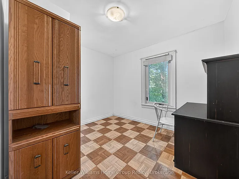 483 Woolwich St — Photo 30