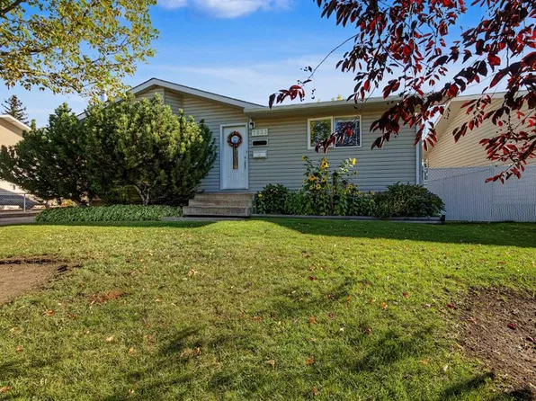 7633 W 97a St, Grande Prairie, AB T8V 3Z8