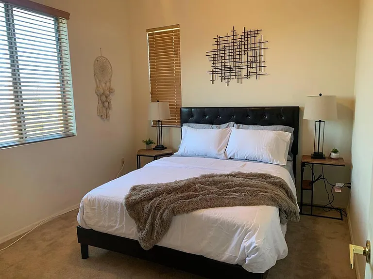872 W Calle Carasol — Photo 15