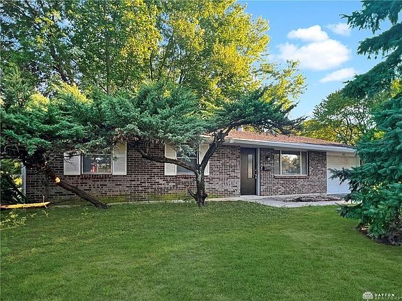 2nd image of 242 Cambridge Dr