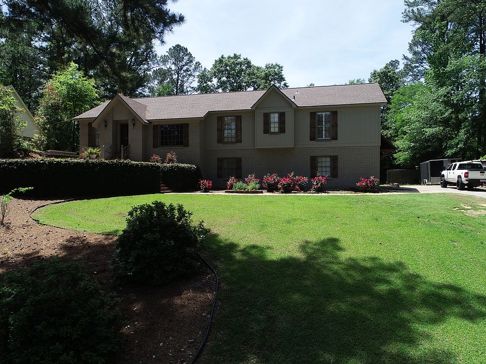 1st image of 635 Woodridge Dr