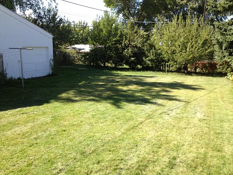 3751 Eccles Ave — Photo 2