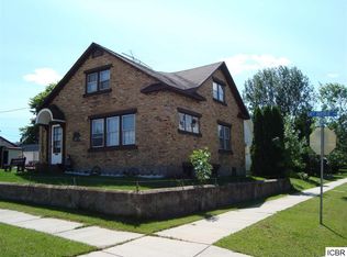 201 4th Ave SW, Chisholm, MN 55719